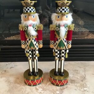 Where Can I Buy a Santa Nutcracker for Christmas Decor in the US?